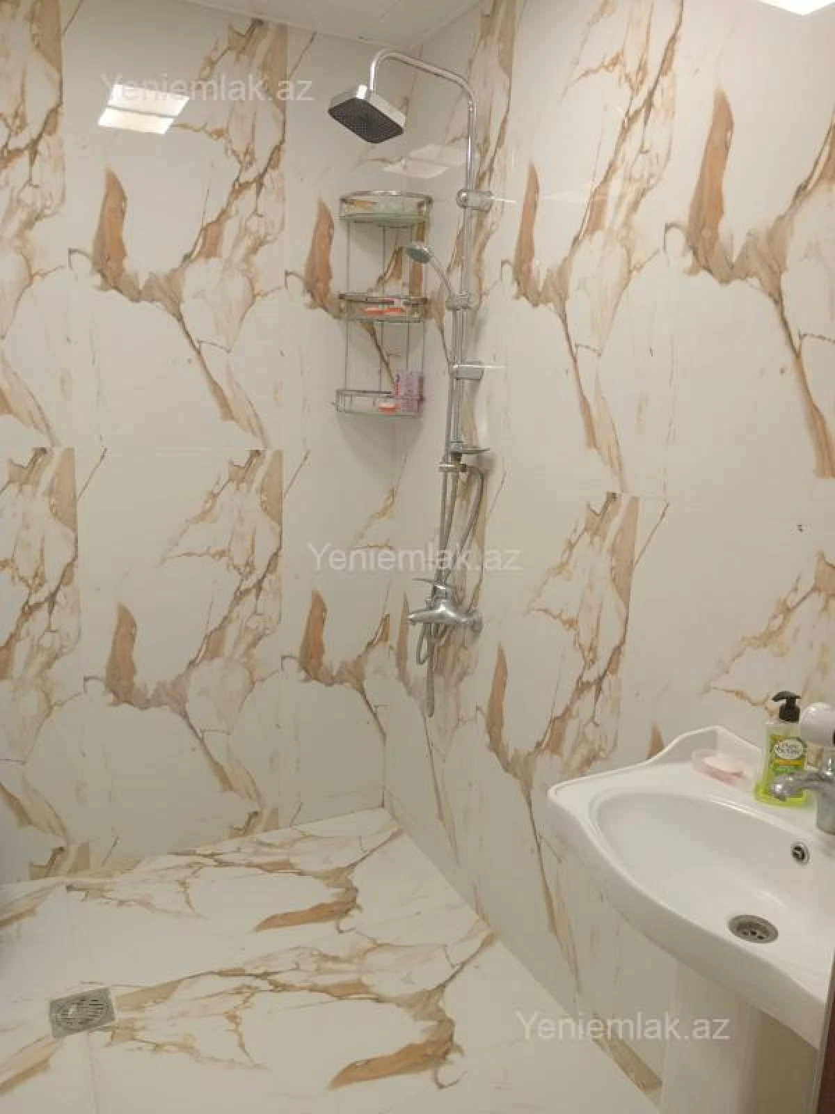 Satılır 5 otaqlı köhnə tikili 125 m²