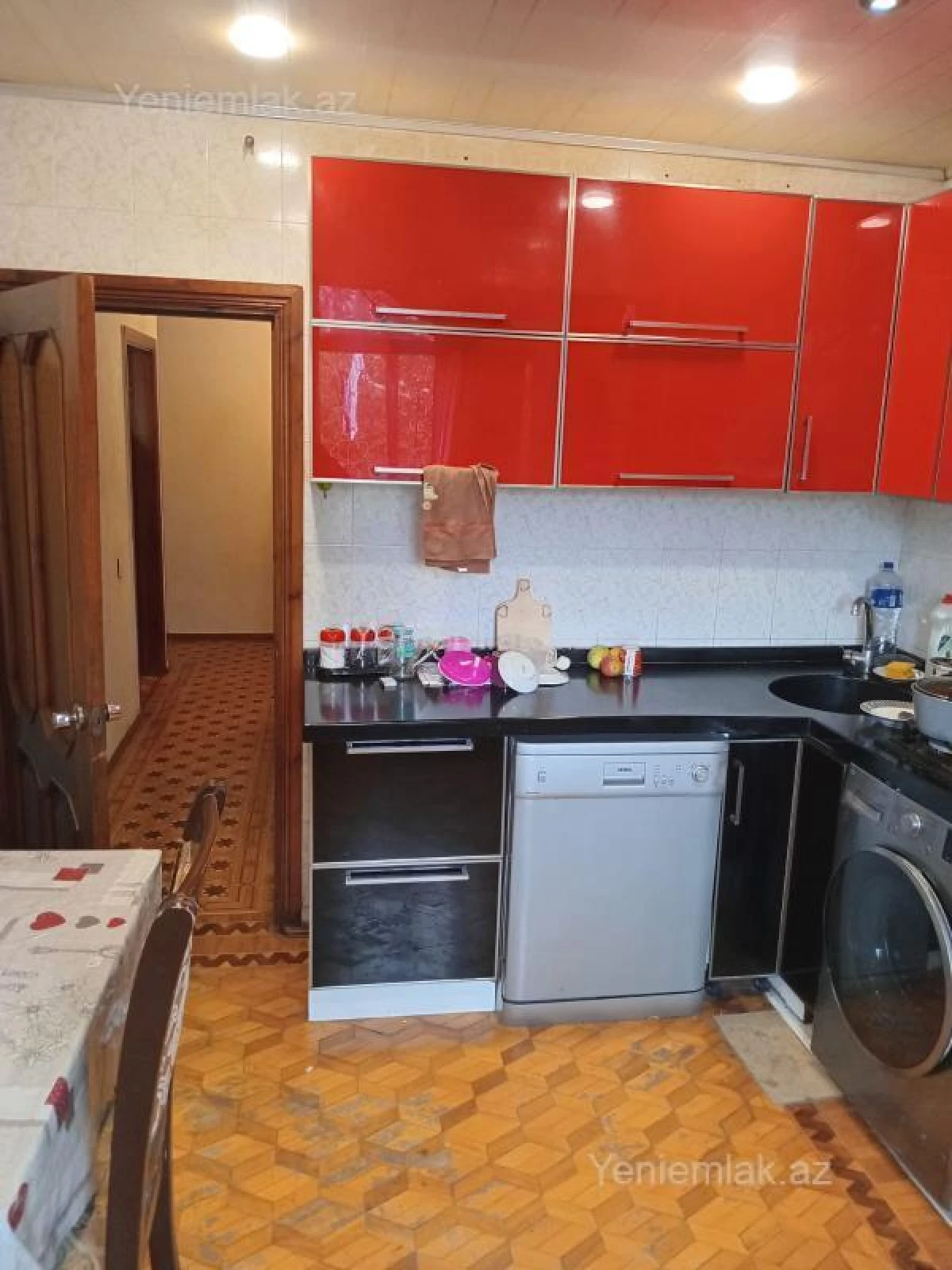 Satılır 5 otaqlı köhnə tikili 125 m²