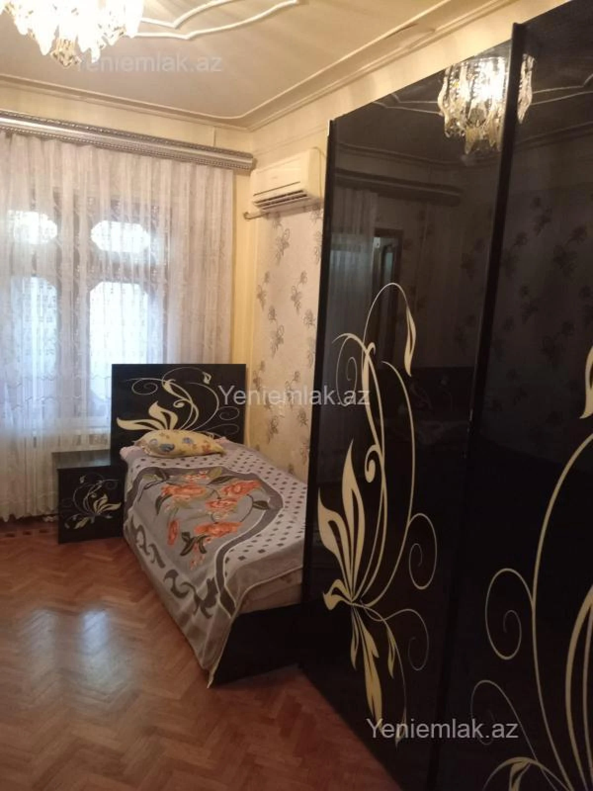 Satılır 5 otaqlı köhnə tikili 125 m²