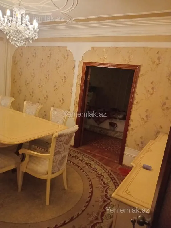 Satılır 5 otaqlı köhnə tikili 125 m²