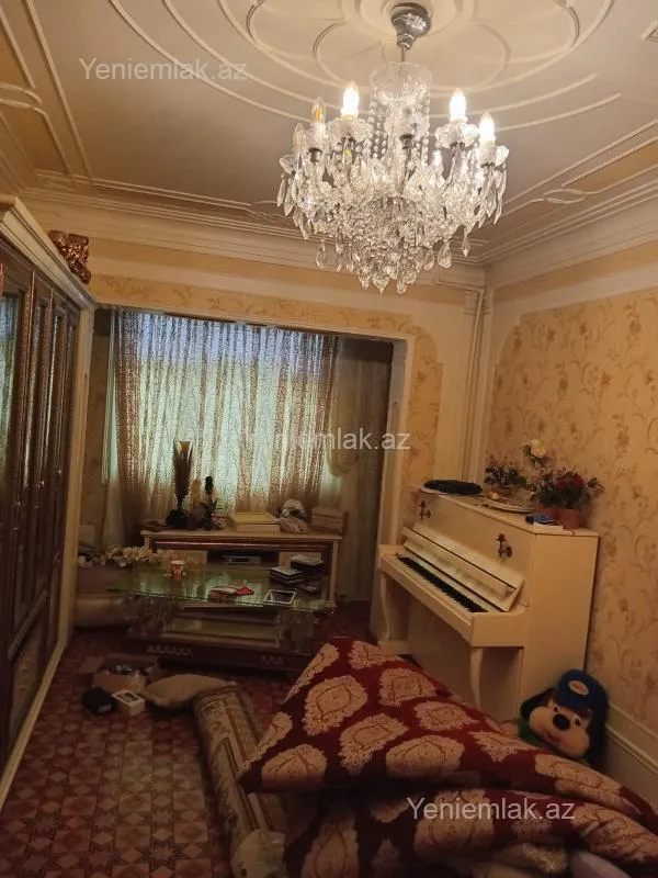 Satılır 5 otaqlı köhnə tikili 125 m²