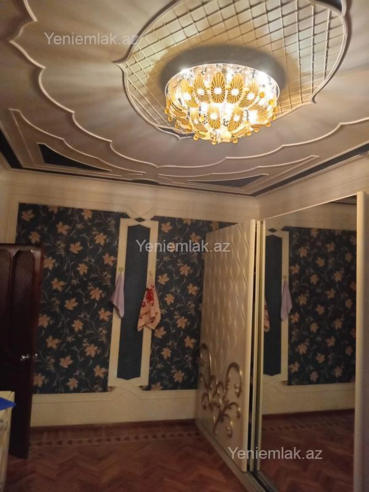 Satılır 5 otaqlı köhnə tikili 125 m²