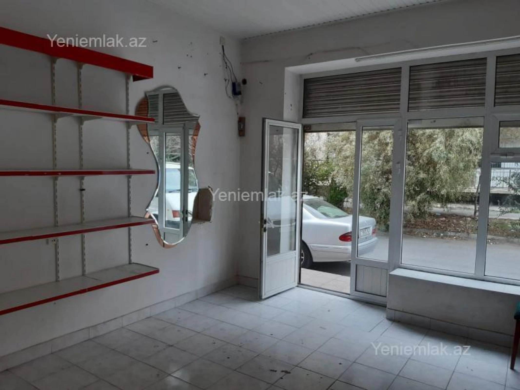 Satılır 5 otaqlı həyət evi 240 m²