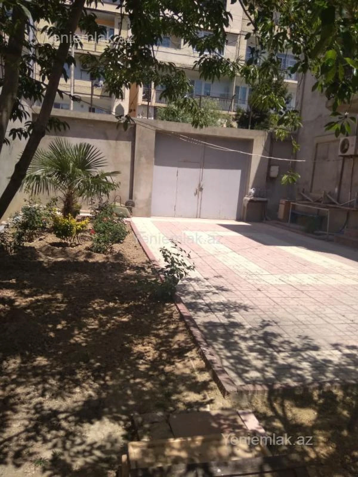 Satılır 5 otaqlı həyət evi 240 m²