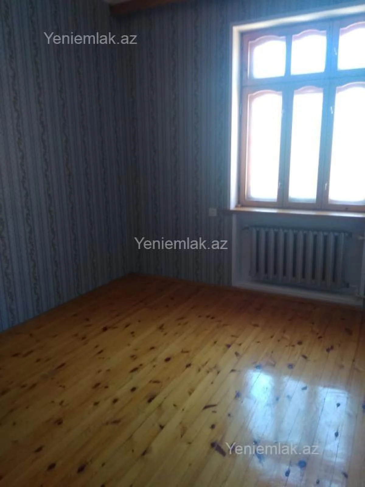 Satılır 5 otaqlı həyət evi 240 m²