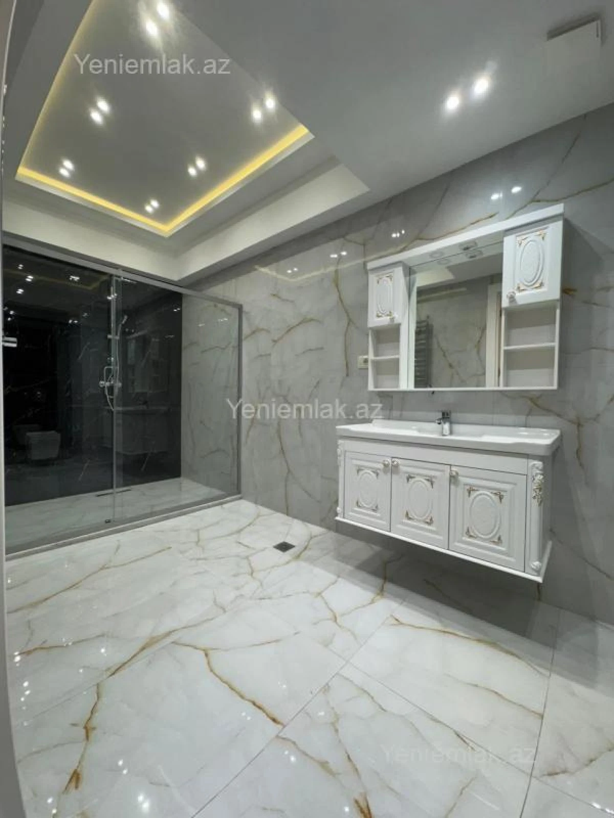 Satılır 4 otaqlı yeni tikili 220 m²