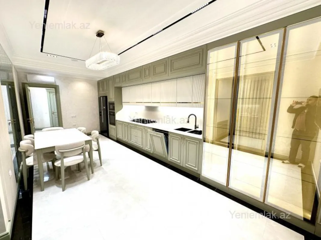 Satılır 4 otaqlı yeni tikili 216 m²