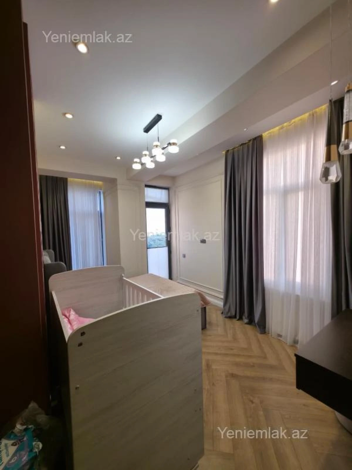 Satılır 4 otaqlı yeni tikili 130 m²