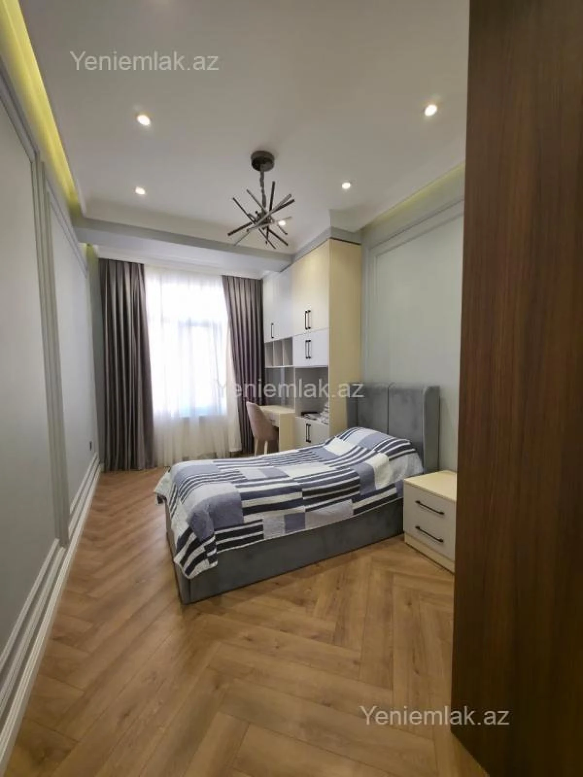 Satılır 4 otaqlı yeni tikili 130 m²
