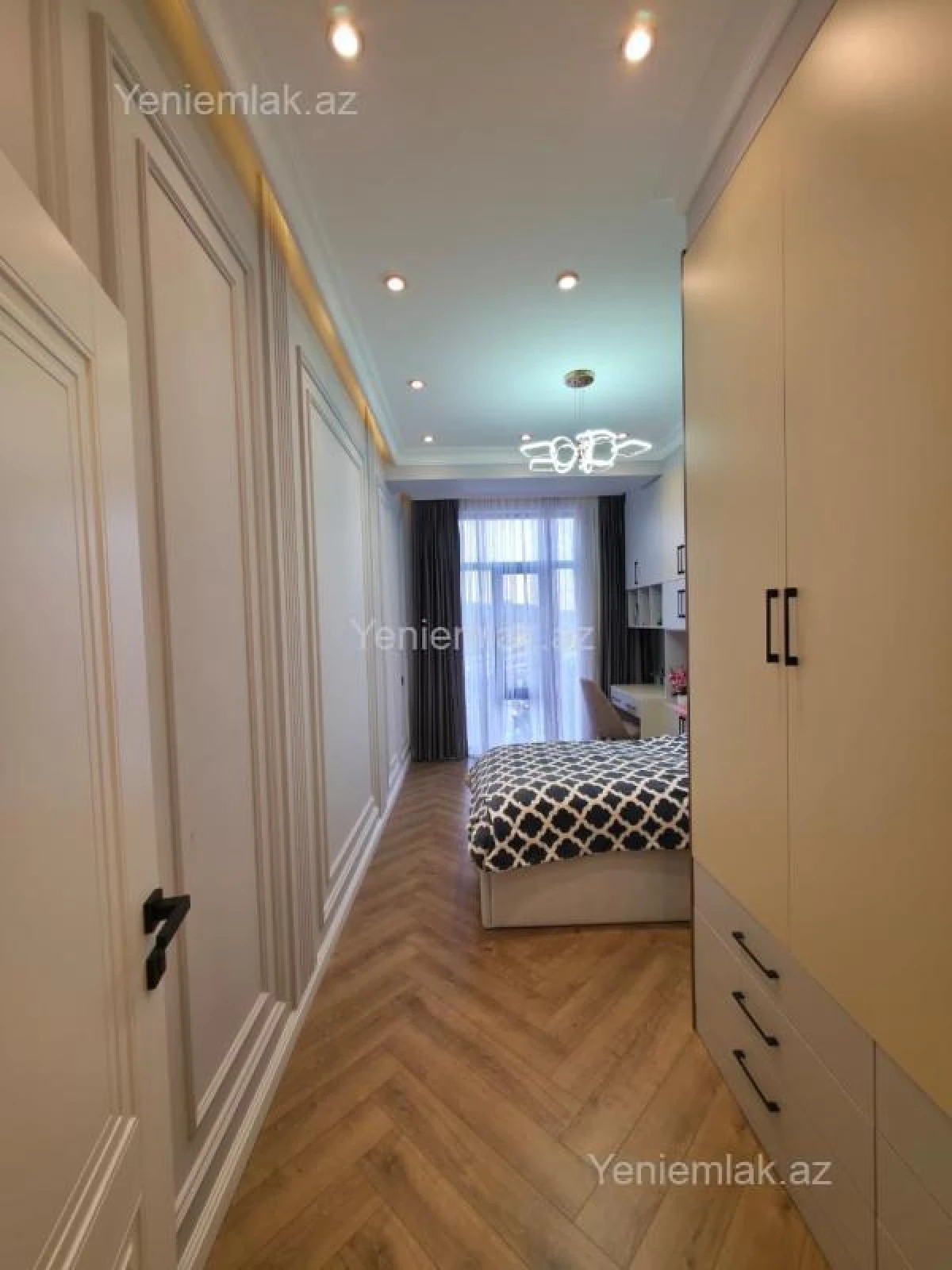 Satılır 4 otaqlı yeni tikili 130 m²