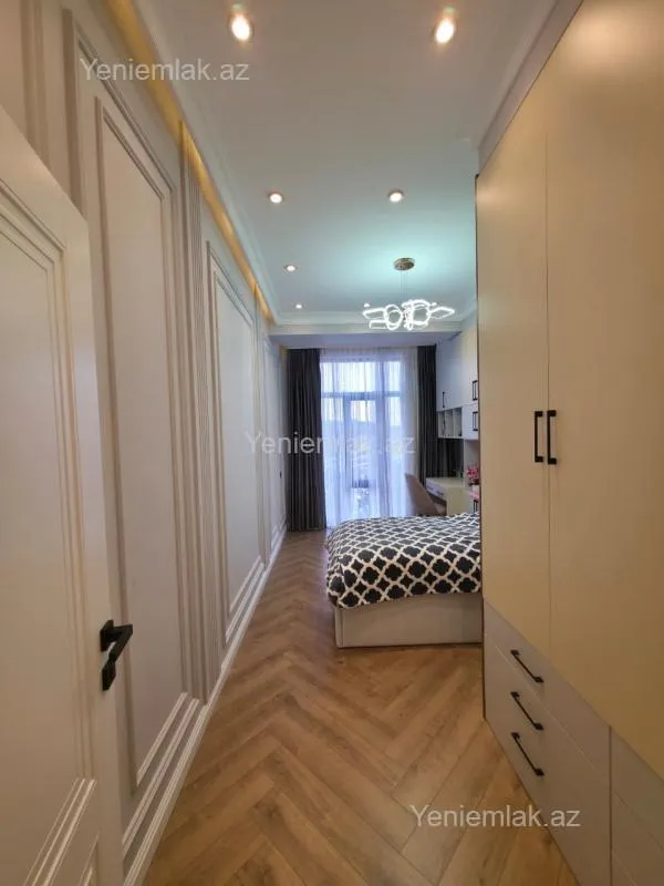 Satılır 4 otaqlı yeni tikili 130 m²