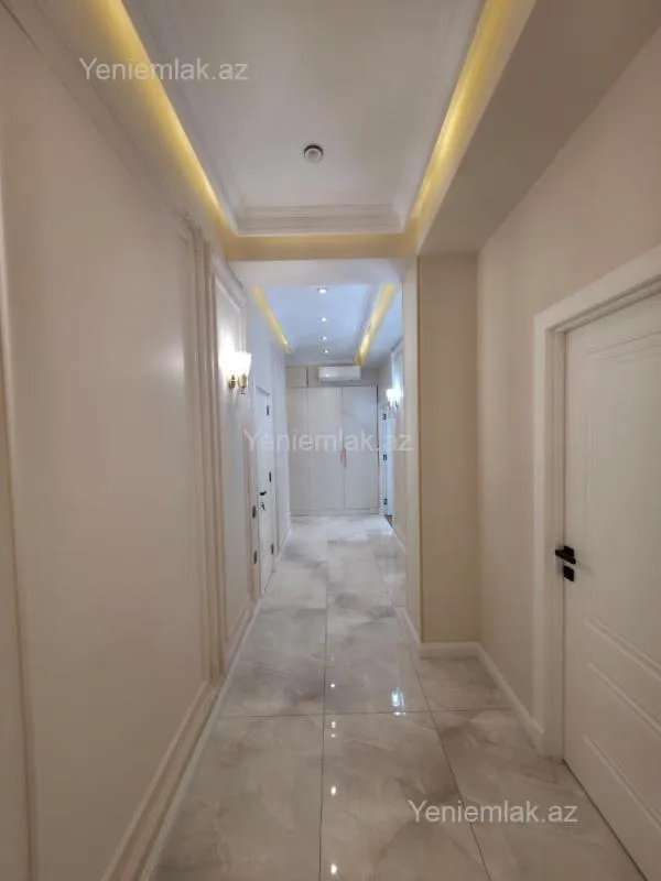 Satılır 4 otaqlı yeni tikili 130 m²