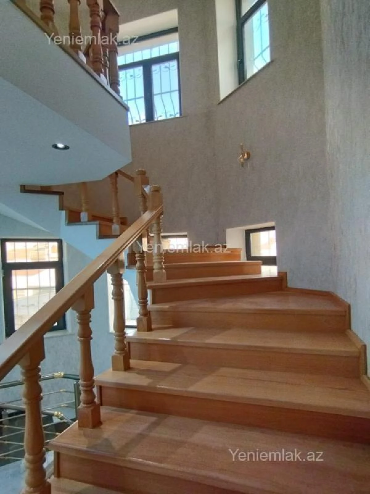 Satılır 6 otaqlı həyət evi 280 m²