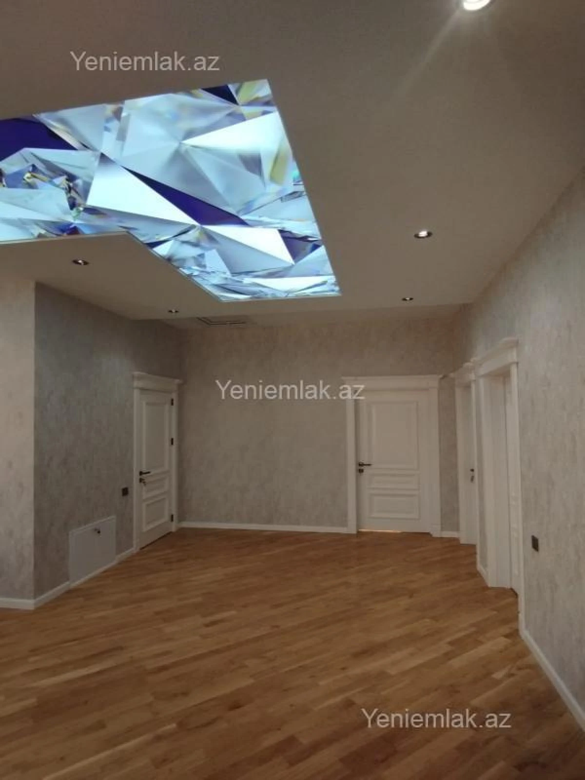 Satılır 6 otaqlı həyət evi 280 m²