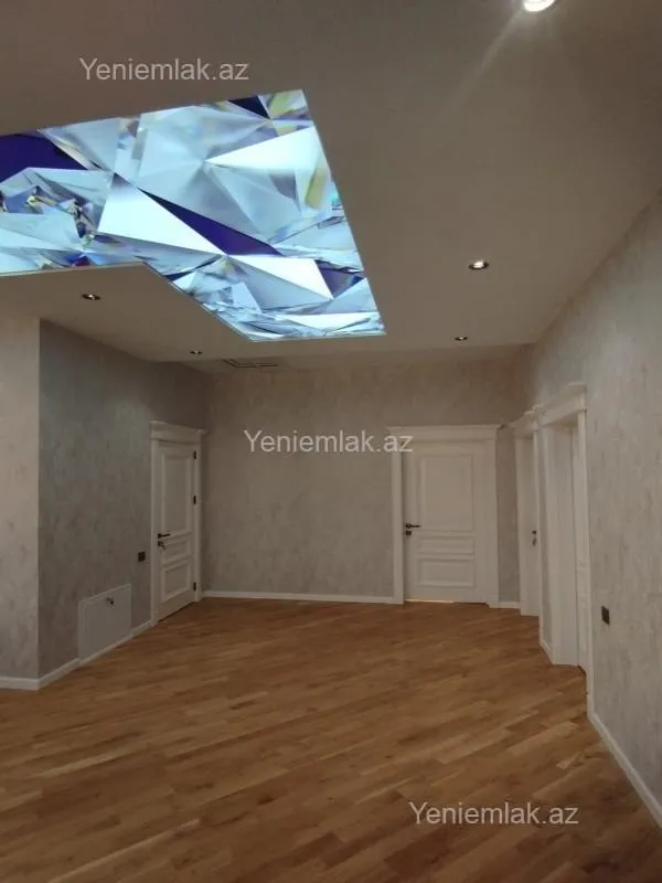 Satılır 6 otaqlı həyət evi 280 m²