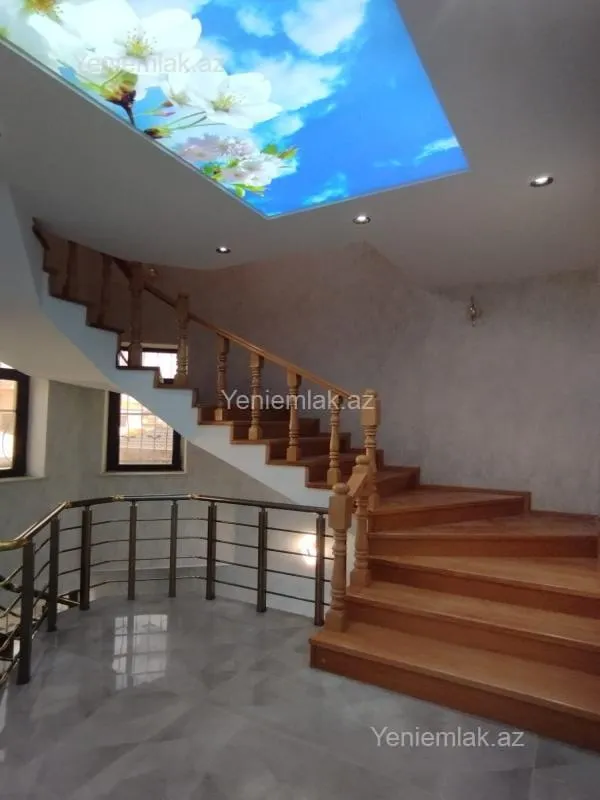 Satılır 6 otaqlı həyət evi 280 m²