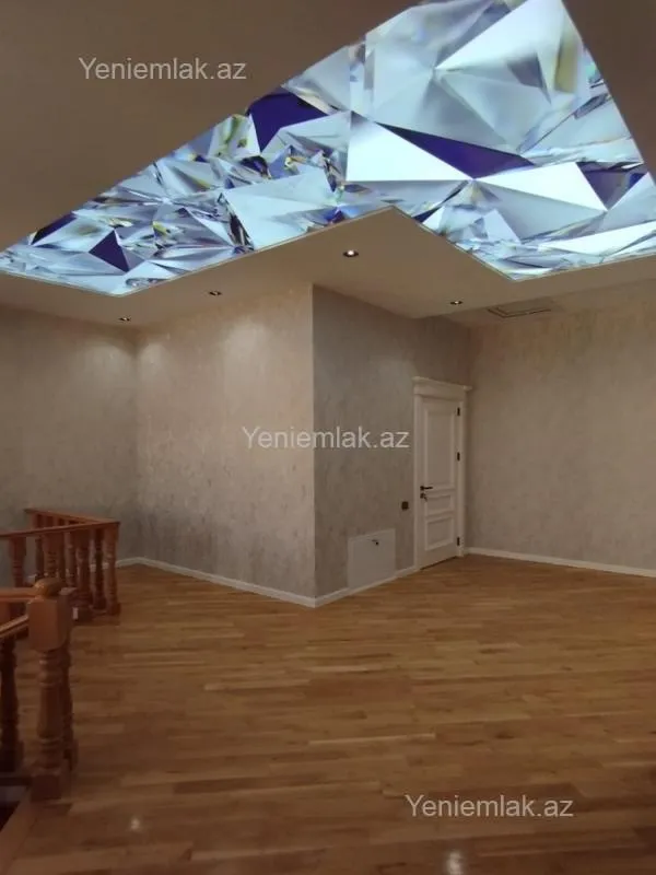 Satılır 6 otaqlı həyət evi 280 m²