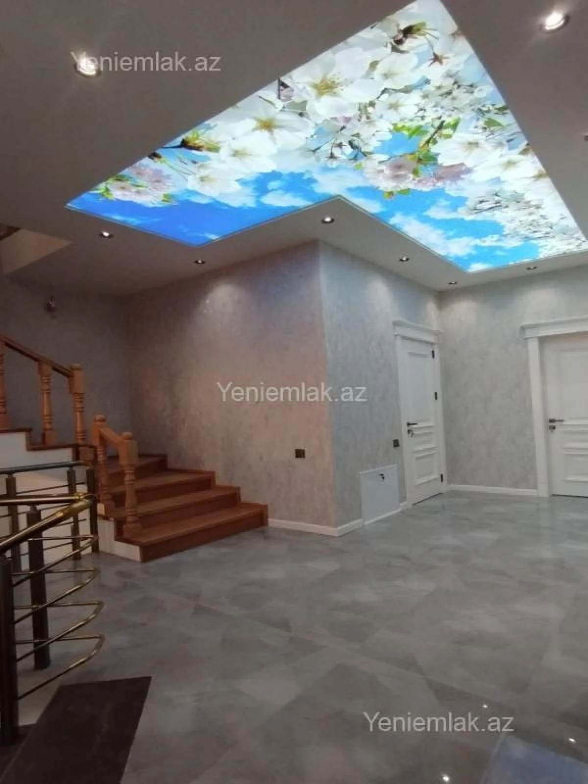 Satılır 6 otaqlı həyət evi 280 m²