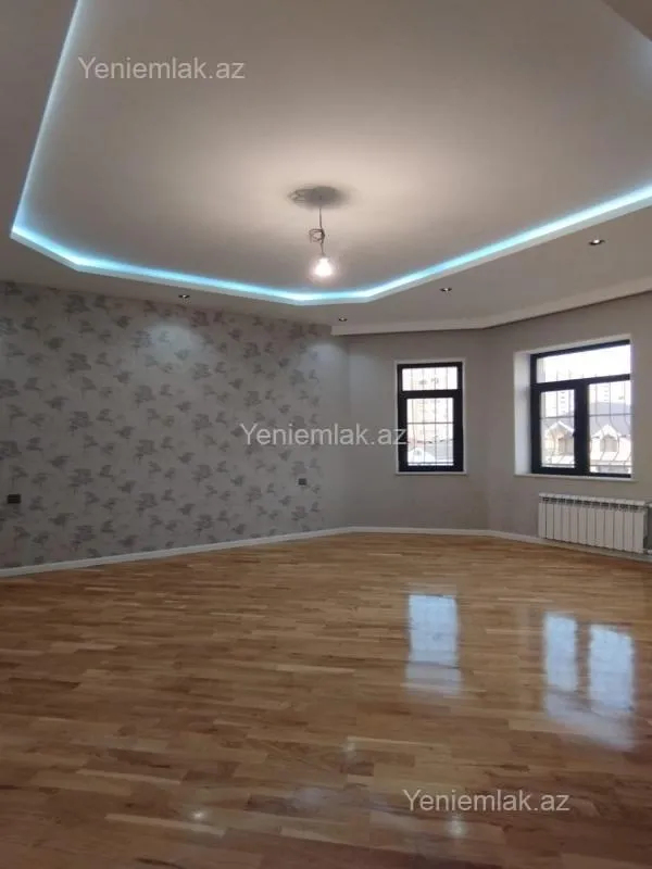 Satılır 6 otaqlı həyət evi 280 m²