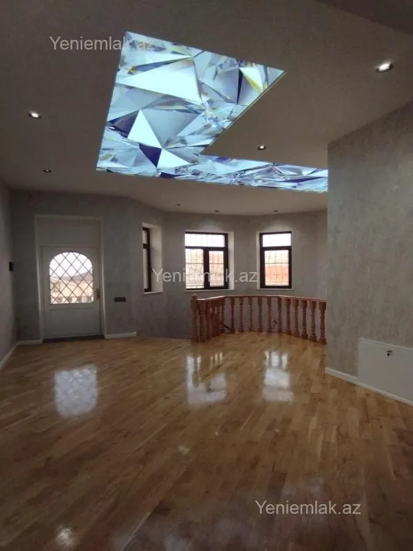Satılır 6 otaqlı həyət evi 280 m²