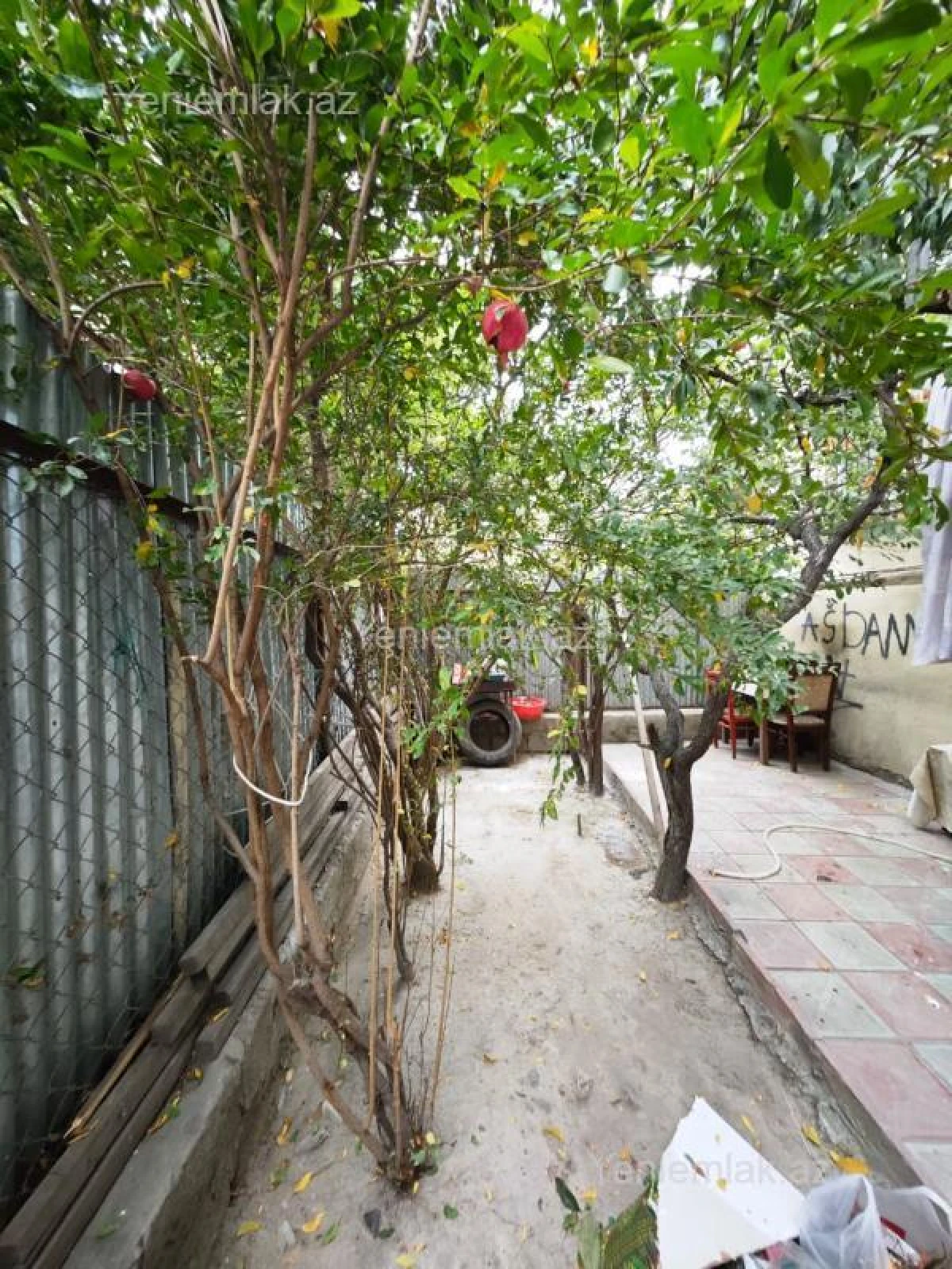 Satılır 2 otaqlı köhnə tikili 50 m²