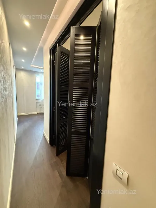 Satılır 3 otaqlı yeni tikili 150 m²