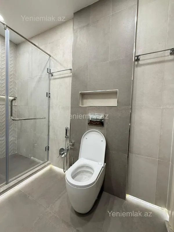 Satılır 3 otaqlı yeni tikili 150 m²