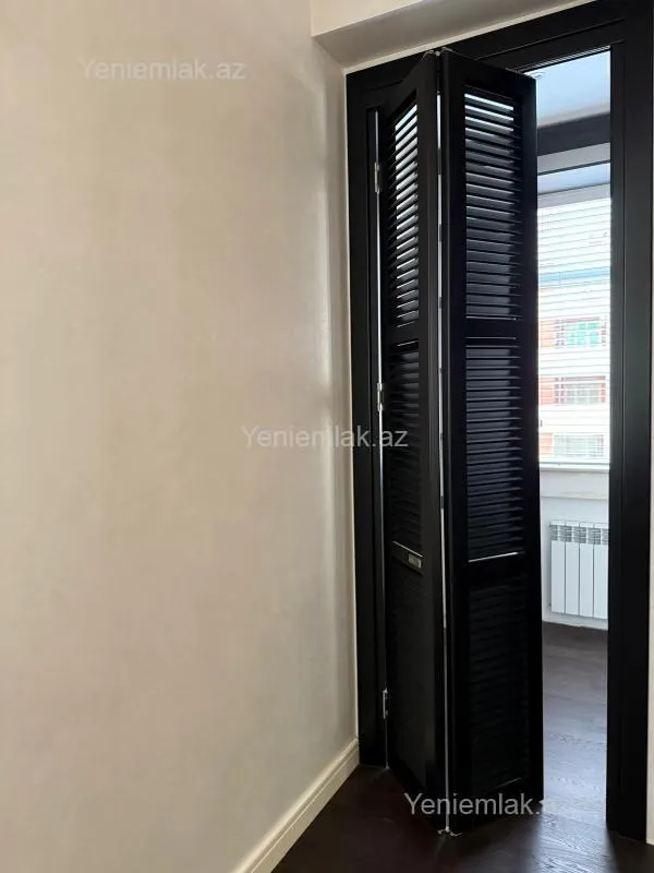 Satılır 3 otaqlı yeni tikili 150 m²