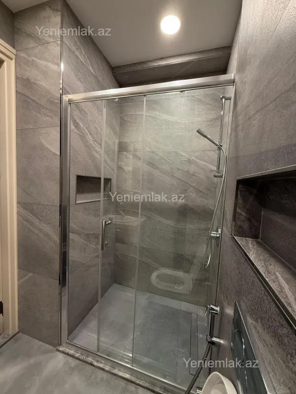 Satılır 3 otaqlı yeni tikili 150 m²