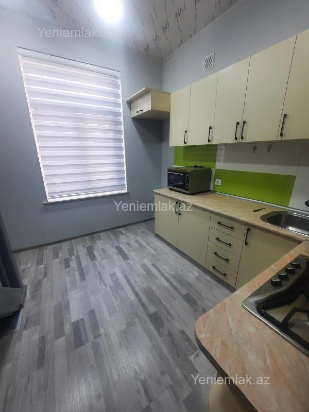 Satılır 2 otaqlı köhnə tikili 75 m²