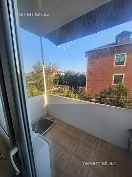 Satılır 2 otaqlı köhnə tikili 75 m²