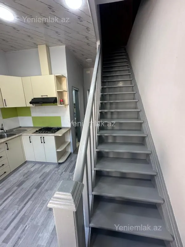 Satılır 2 otaqlı köhnə tikili 75 m²
