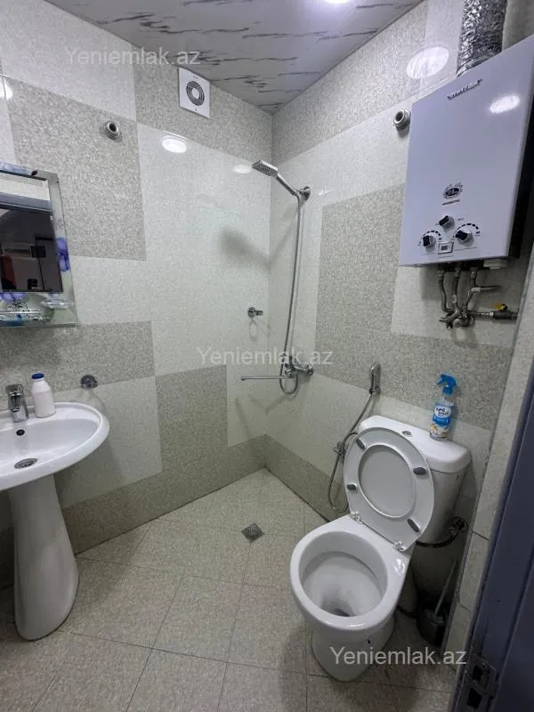 Satılır 2 otaqlı köhnə tikili 75 m²