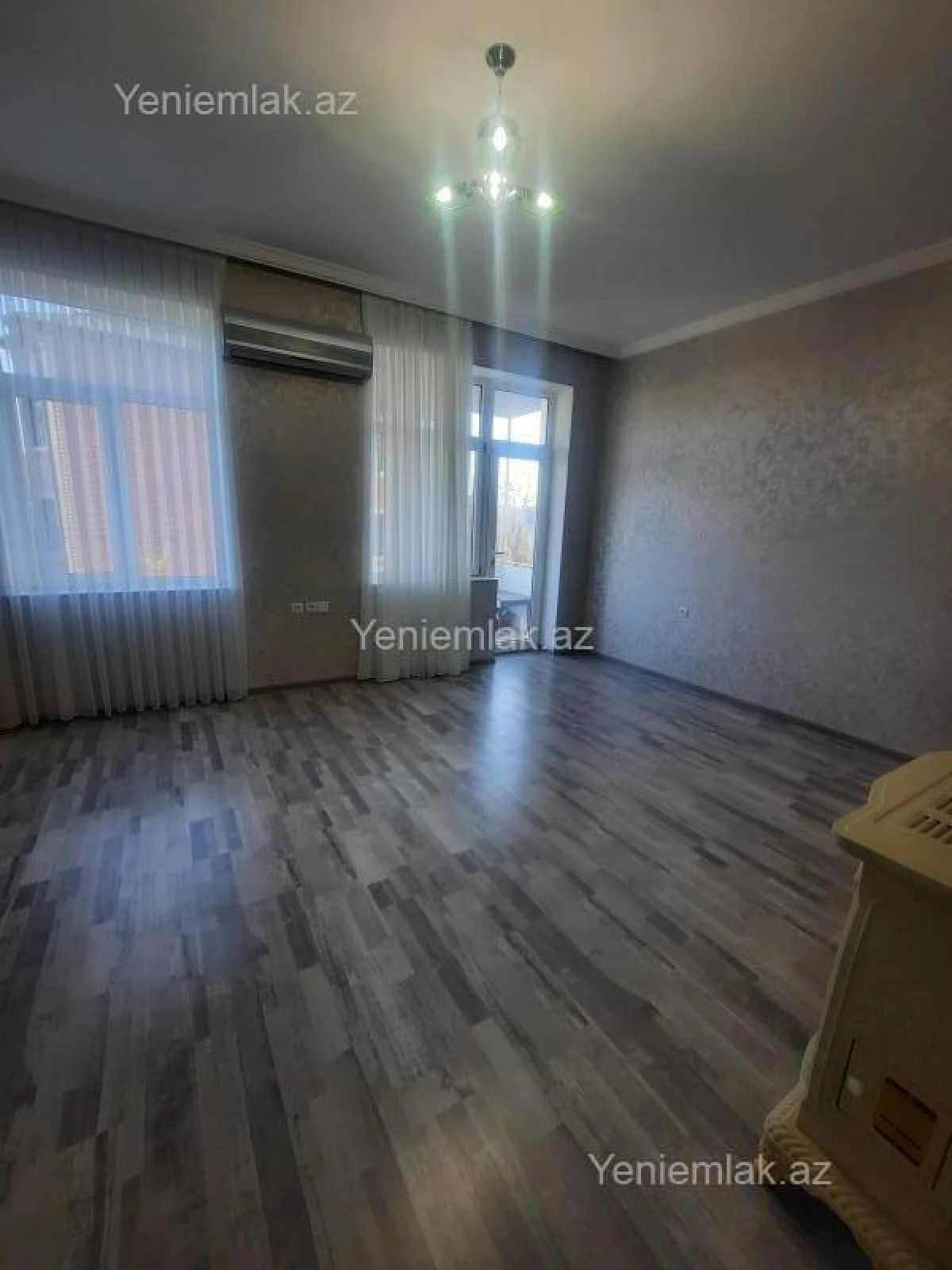 Satılır 2 otaqlı köhnə tikili 75 m²