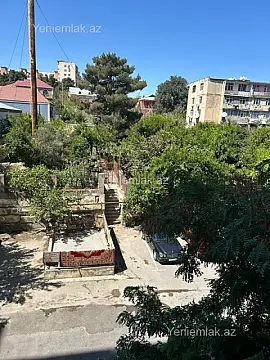 Satılır 4 otaqlı köhnə tikili 100 m²
