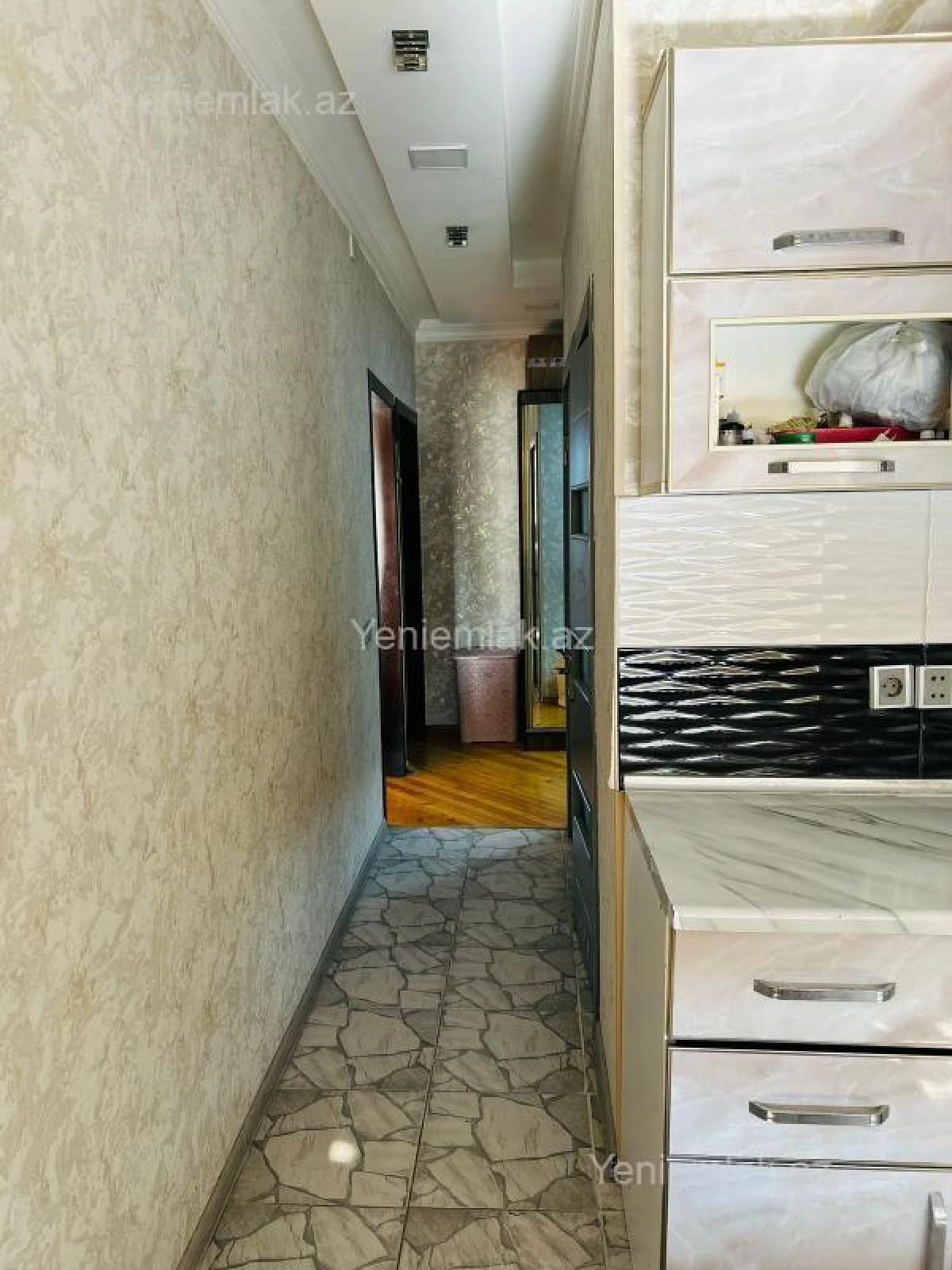 Satılır 4 otaqlı köhnə tikili 100 m²