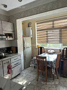 Satılır 4 otaqlı köhnə tikili 100 m²