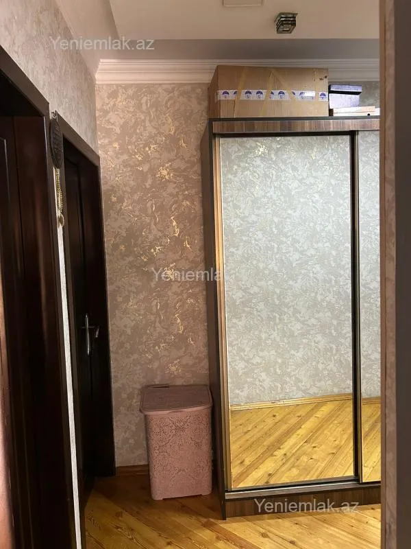 Satılır 4 otaqlı köhnə tikili 100 m²