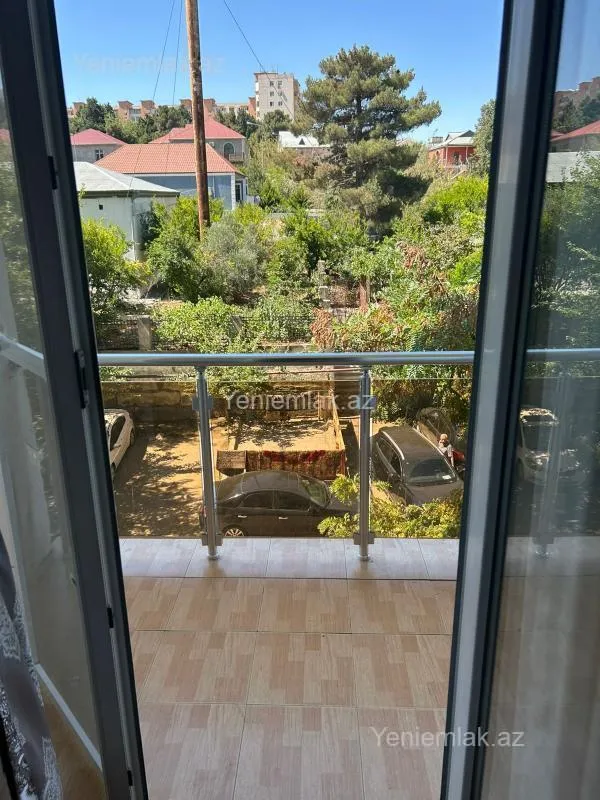 Satılır 4 otaqlı köhnə tikili 100 m²