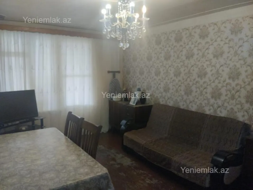 Satılır 3 otaqlı köhnə tikili 70 m²