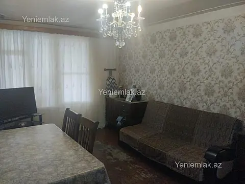 Satılır 3 otaqlı köhnə tikili 70 m²