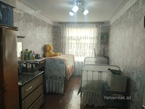 Satılır 3 otaqlı köhnə tikili 70 m²