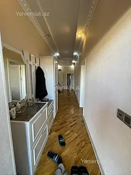 Satılır 6 otaqlı həyət evi 200 m²