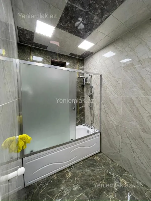 Satılır 6 otaqlı həyət evi 200 m²