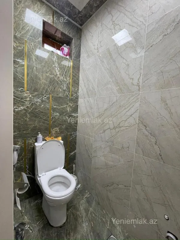 Satılır 6 otaqlı həyət evi 200 m²