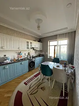 Satılır 6 otaqlı həyət evi 200 m²