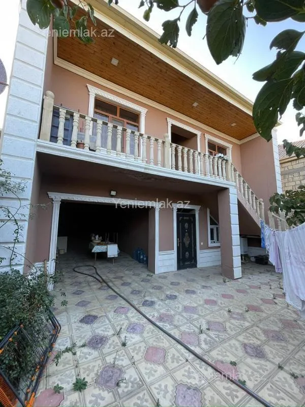 Satılır 6 otaqlı həyət evi 200 m²