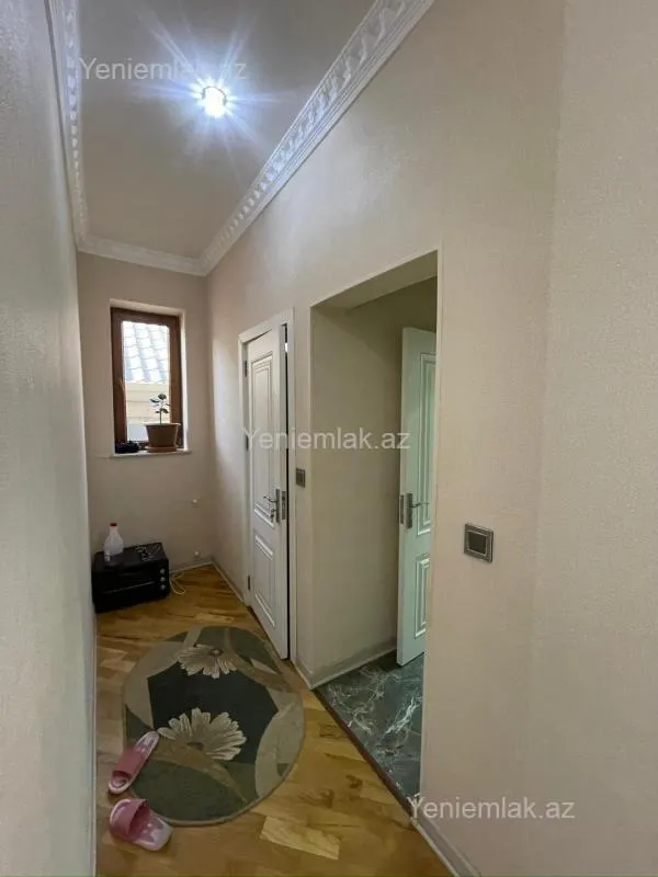 Satılır 6 otaqlı həyət evi 200 m²