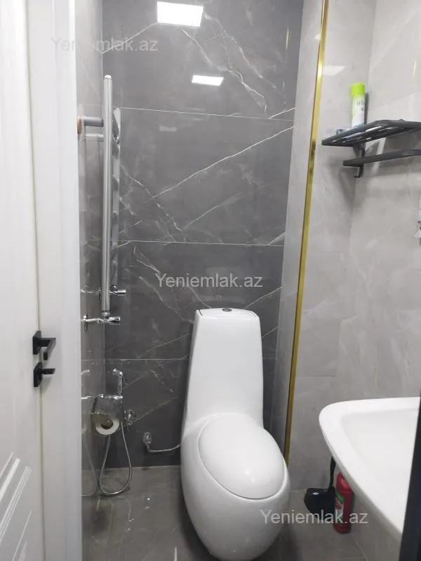 Satılır 3 otaqlı köhnə tikili 70 m²