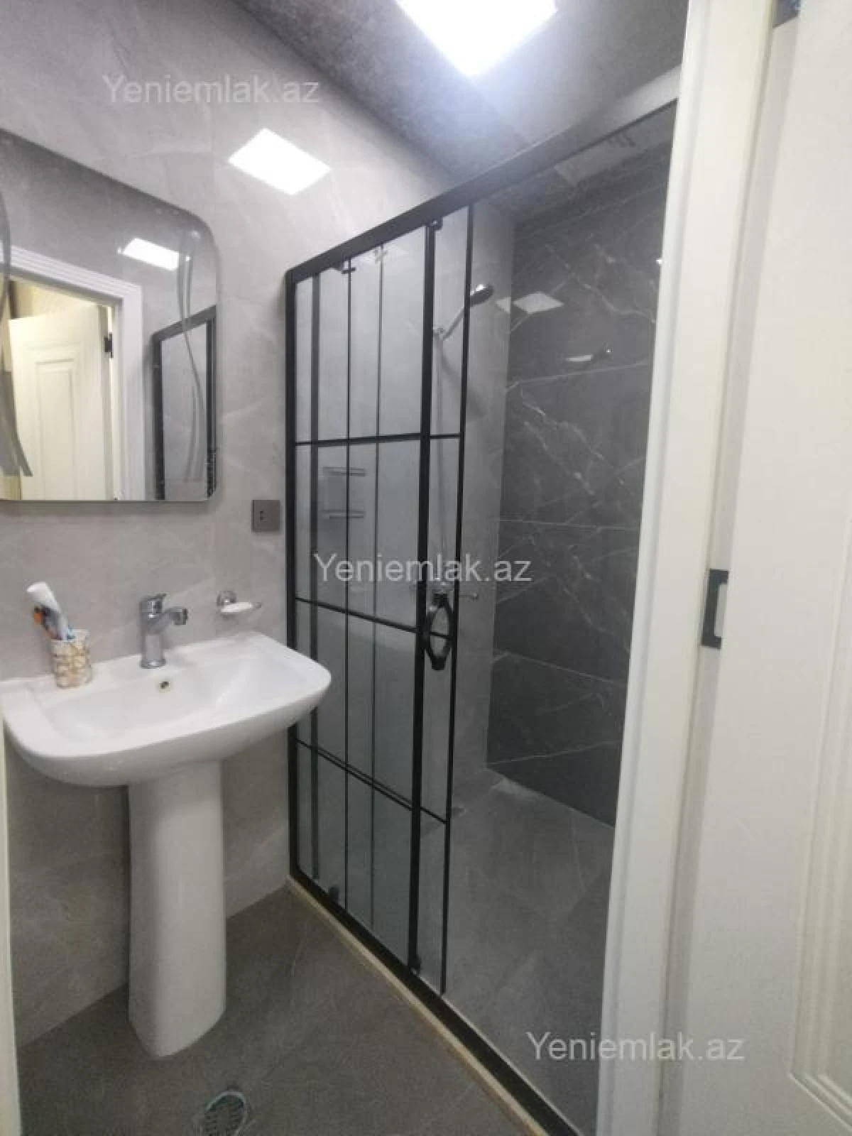 Satılır 3 otaqlı köhnə tikili 70 m²